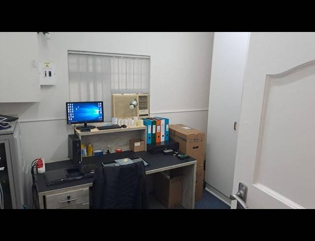 BUSINESS PROPERTY TO RENT IN NEWTON PARK